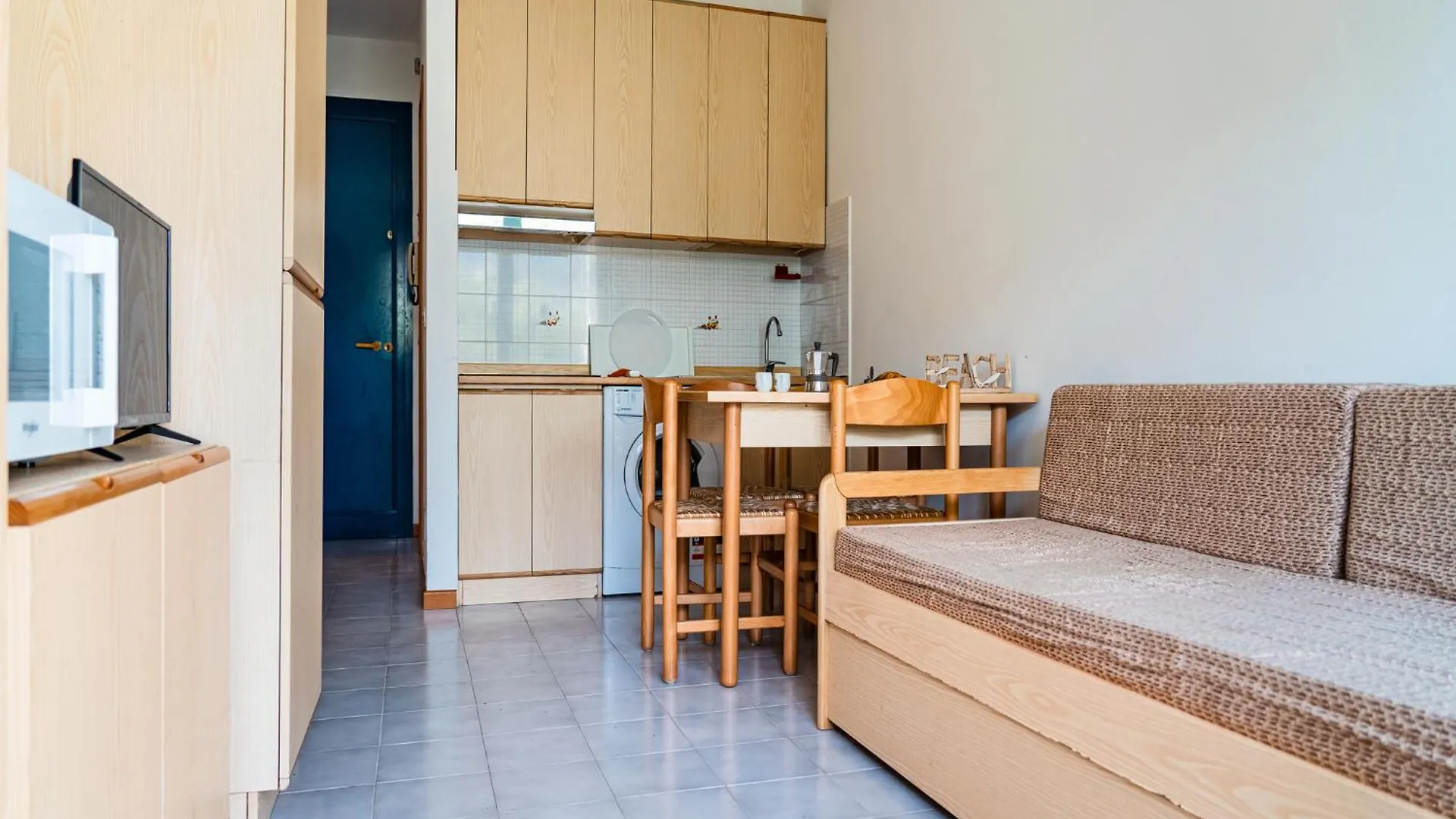Cozy Apartment With Sunny Terrace In Bibione Italy